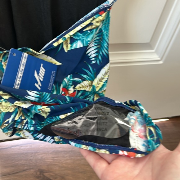 NWT Halter style swimsuit - Picture 6 of 8